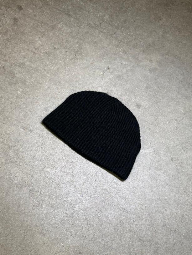 Halo Beanie – Black or Blue